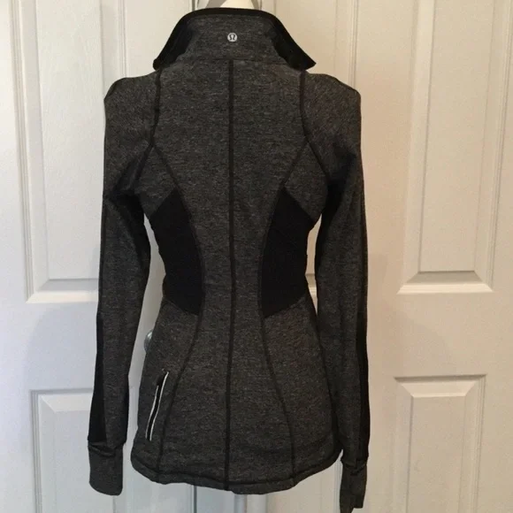 Lululemon 1/2 zip pullover 6 - Picture 2 of 3